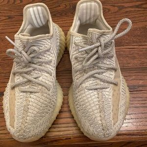 AUTHENTIC ADIDAS YEEZY'S 350 KIDS SZ 4